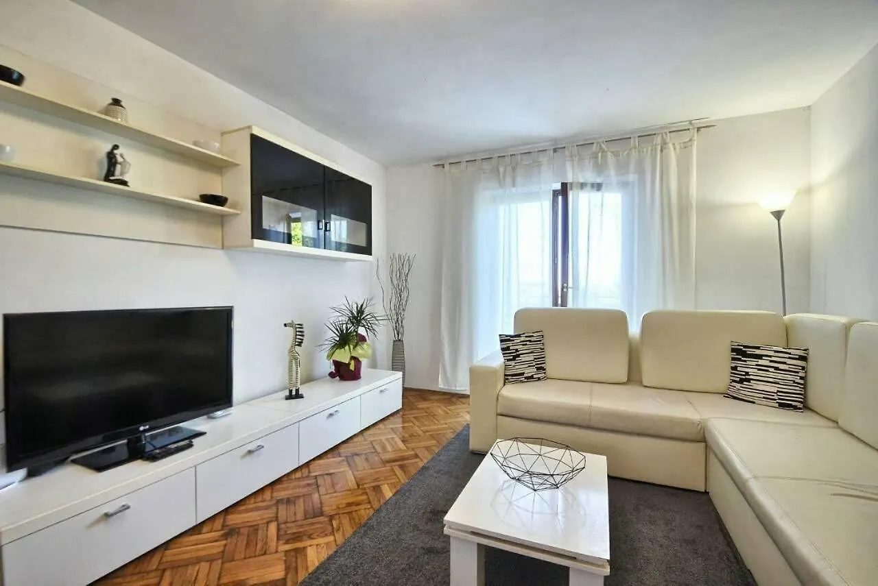 The Big Smile Apartments Pula